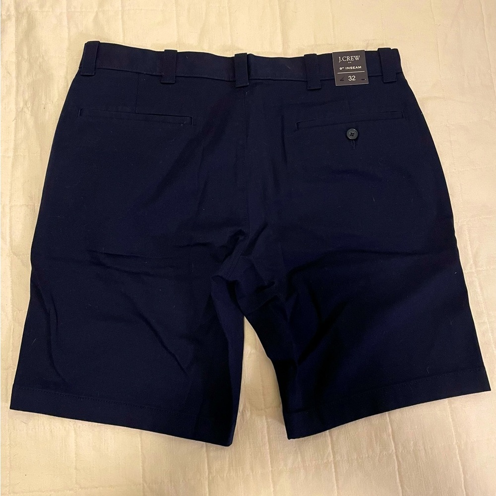 Brand New Mens 32 Navy Short.
